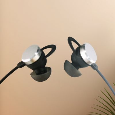 Auxílios auditivos digitais sem fio 2 horas de carregamento Cancelamento de ruído de fundo Auxílios auditivos